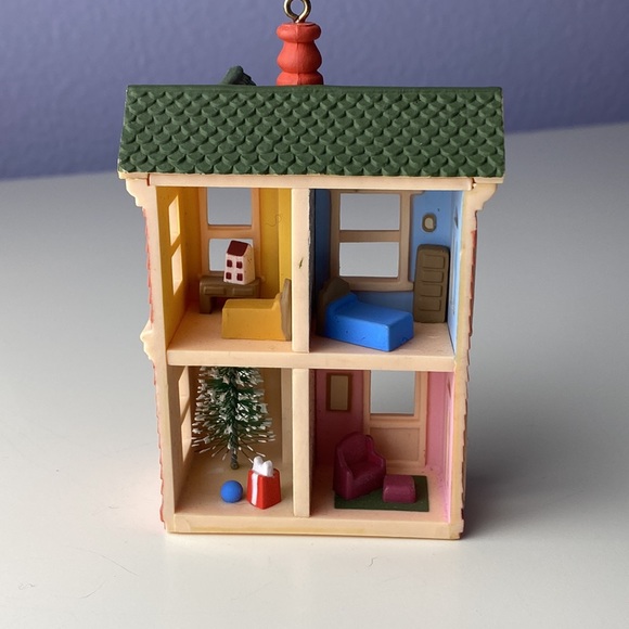1984 Hallmark Collectible 1984 Nostalgic Houses & Shops 1st Victorian Dollhouse - Picture 5 of 6